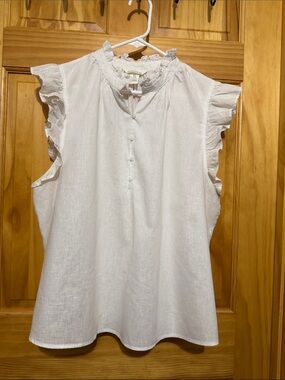 H&M White Ruffle Cap Sleeve Linen Blend Blouse, Size XL.